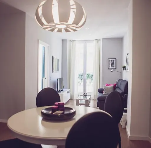 公寓 莱夫马拉加泰森公寓 *